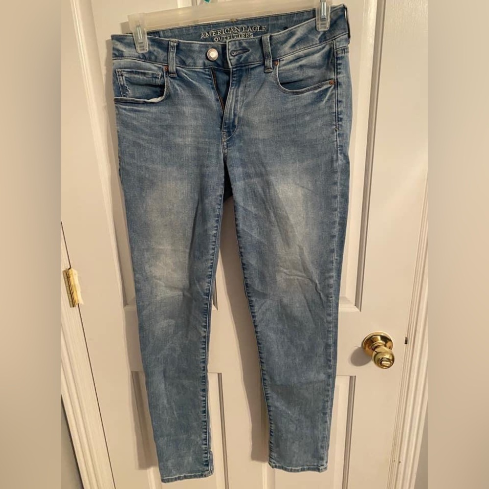 Light wash American eagle super stretch jeans